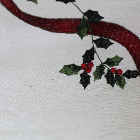 Vintage Poinsettia Holly Berries Holiday Fabric Rectangle Tablecloth 114" X 58" - Picture 8 of 10